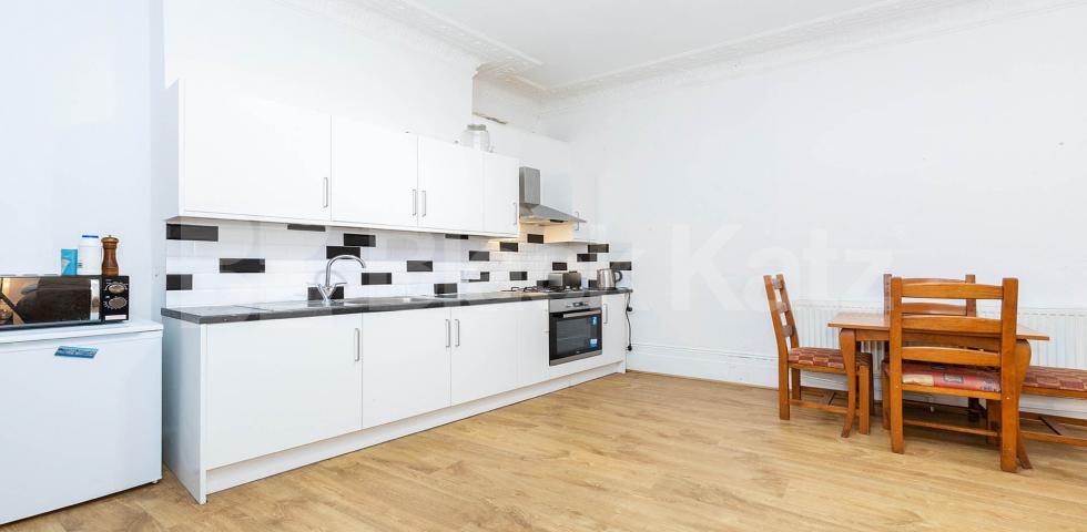 Modern and Central Apartment Shepherds Bush Road, Shepherds Bush